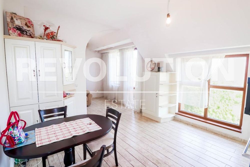 Двустаен апартамент в района на  Галата!