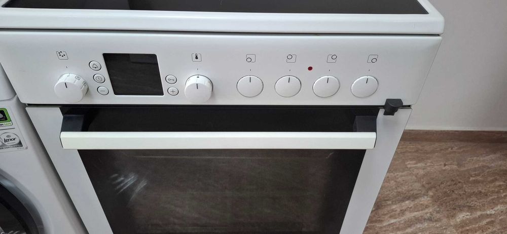 Свободно стояща печка Bosch - 4 котлона - Гаранция