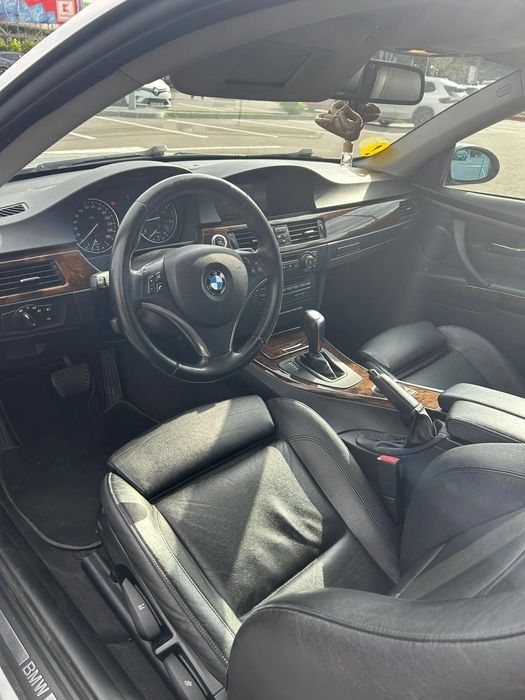 Vând BMW 320d E92