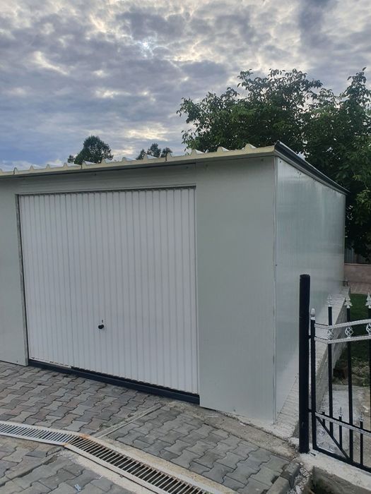 Garaj metalic din panouri sandwich 6 x 6m