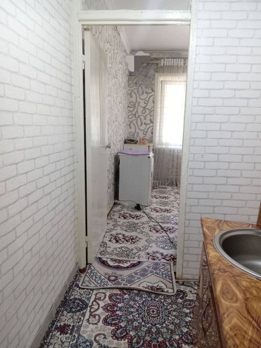 1 ком. квартира, 18 м², в Сергели 2. 1/1/4 (1 этаж). Бывшее общежитие.