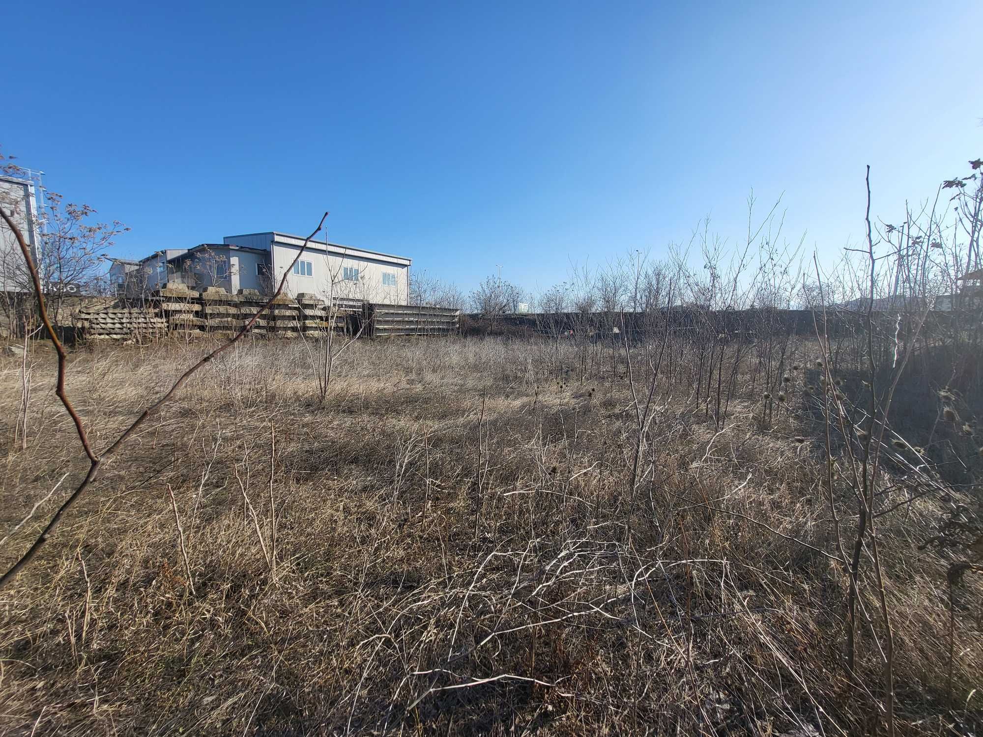 Продава парцел в гр.Пловдив с разр.за строеж и материал