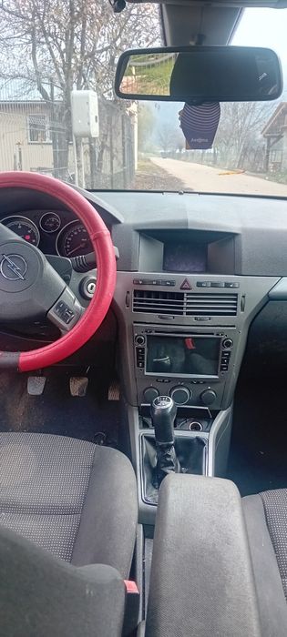 Bara fata ,treager faruri jante r16 opel astra h motor 19 cdti