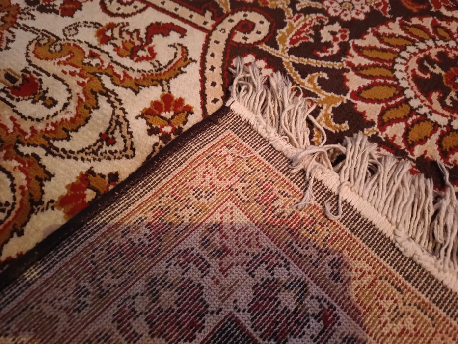 covor persan lucrat manual