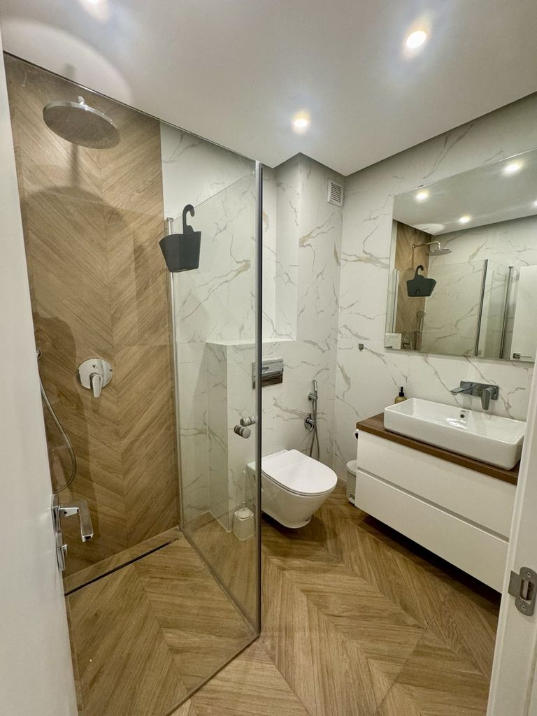 Дава се под наем Тристаен апартамент в София, Център - 151 кв.м за 1400 € - Снимка #7