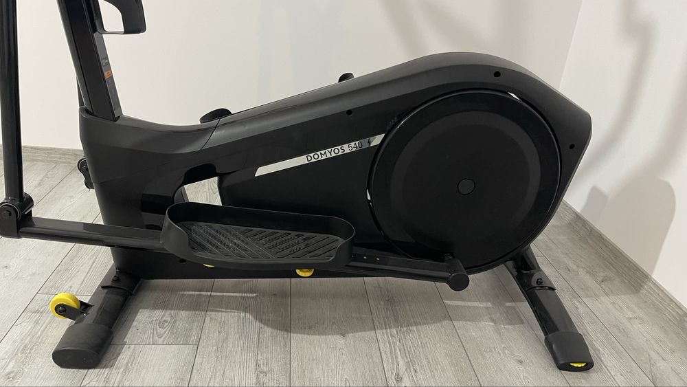 Bicicletă eliptică EL540 auto-alimentată, conectată Kinomap