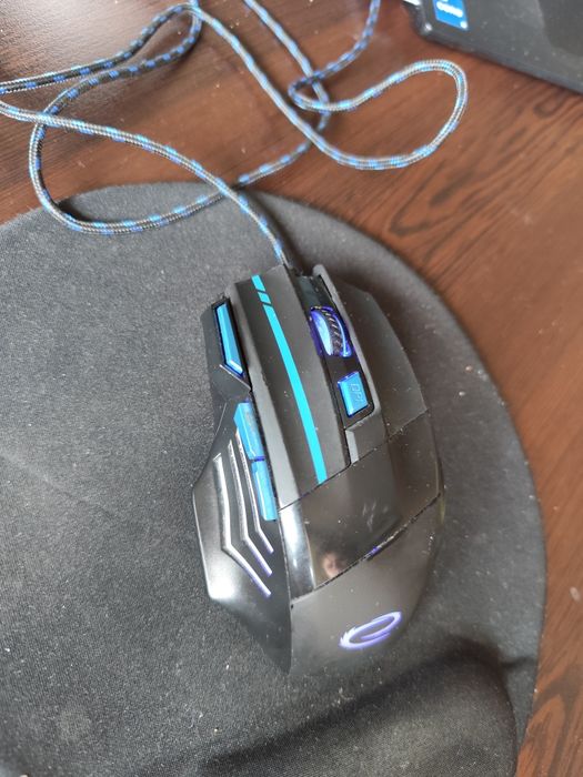 Очила за виртуална реалност и жична Gaming мишка