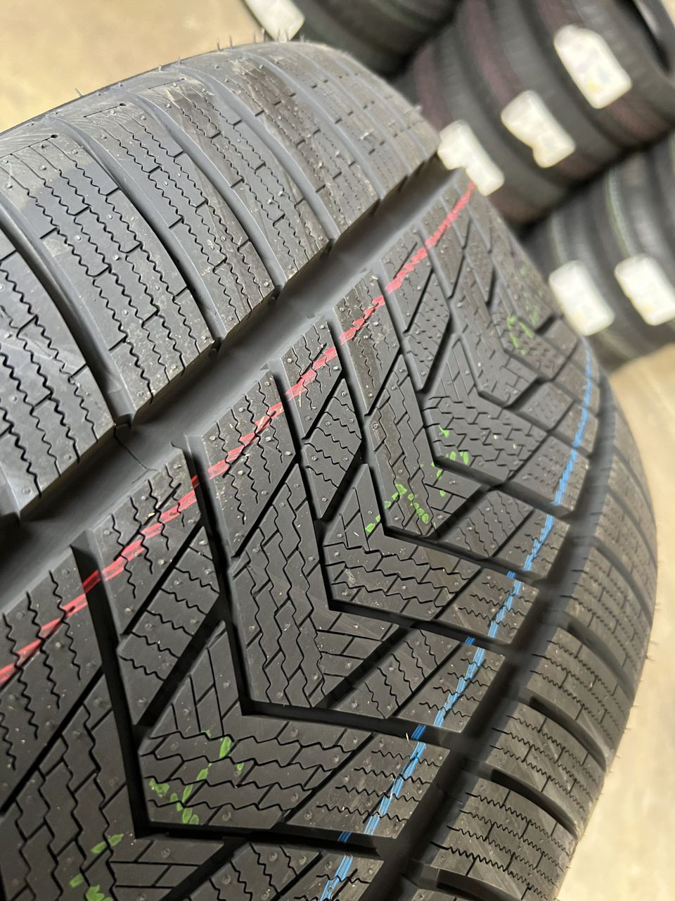 Нови зимни гуми TRACMAX 235/55 R18 104V XL MFS ДОТ 2023г