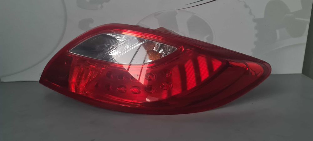 Стоп Mazda 2 2009г.