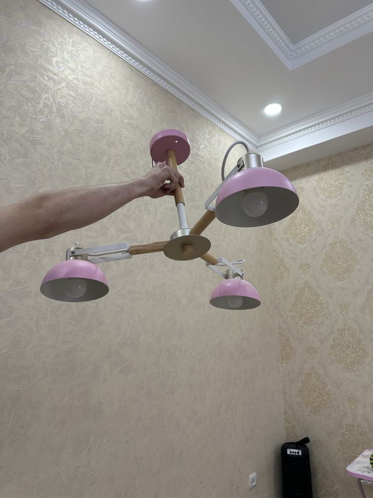 Продаются люстры 2 шт
