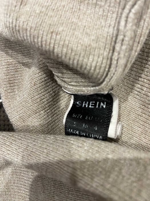 Дамско бежово поло