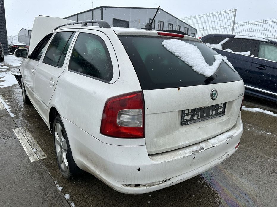 Dezmembrez / Dezmembrari / Piese / Accesorii Skoda octavia 2 facelift 2012 break 1.6 cay DSG alba