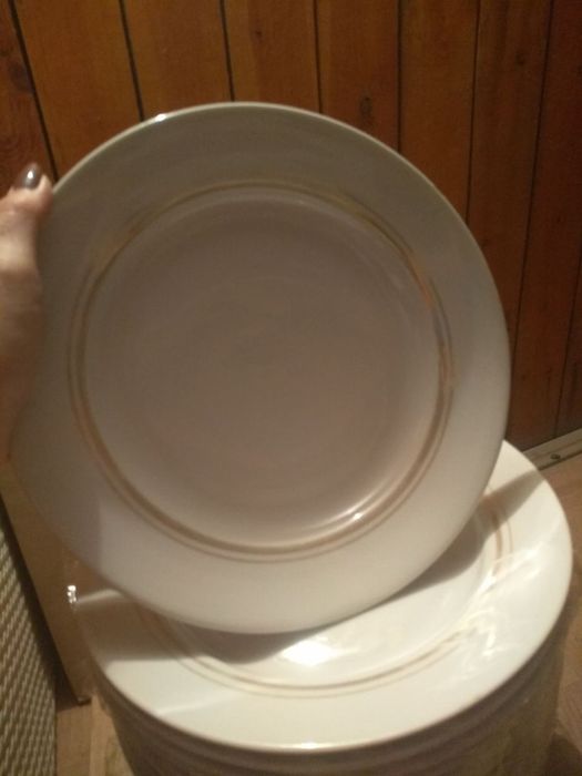 Продаются тарелки (большие)