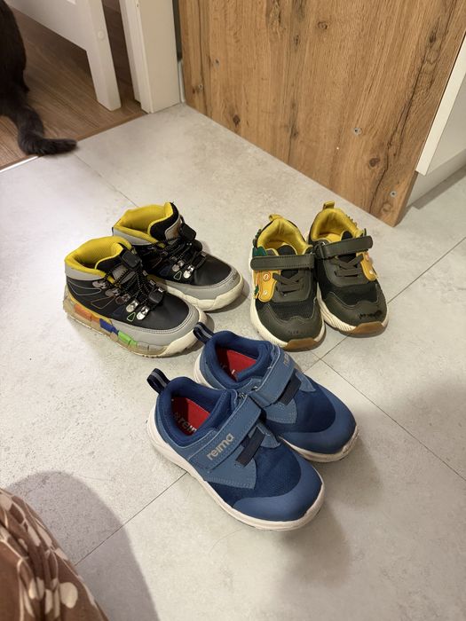 Продам детскую обувь