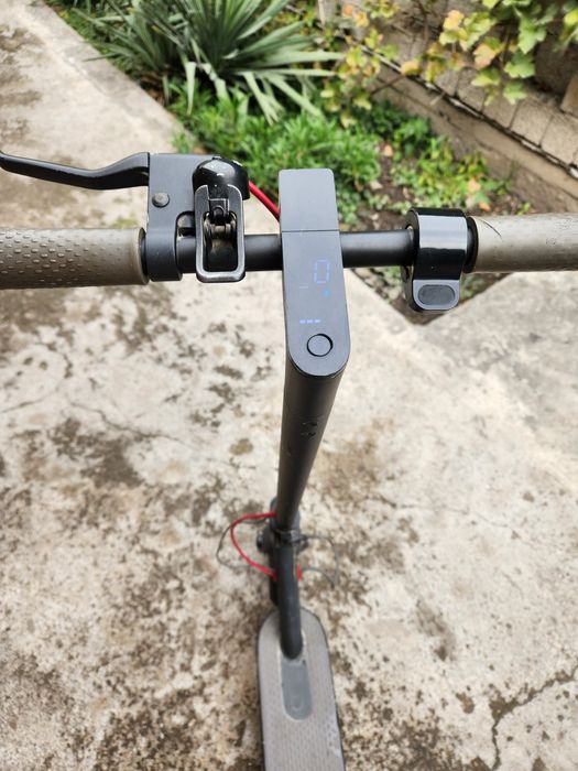 Продам б/у электросамокат ксяоми. Оригинал