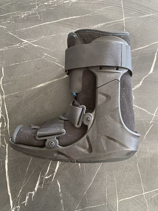 Orteza picior cu pompa de aer