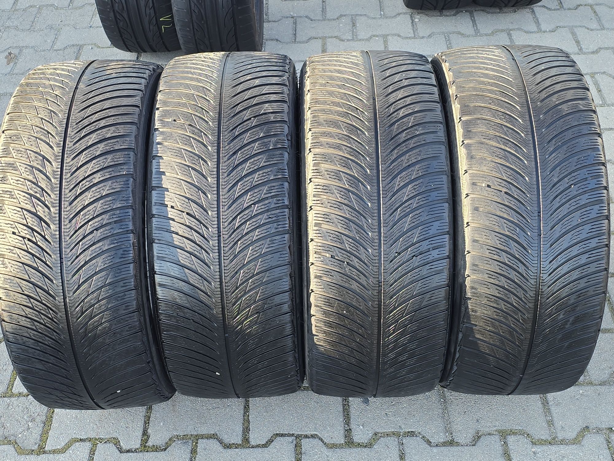 245 40 19 Michelin