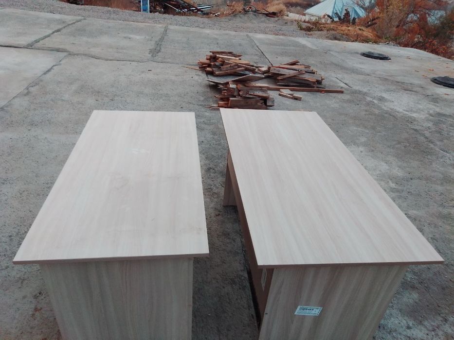 Продам рабочие столы в офис или можно дома поставить