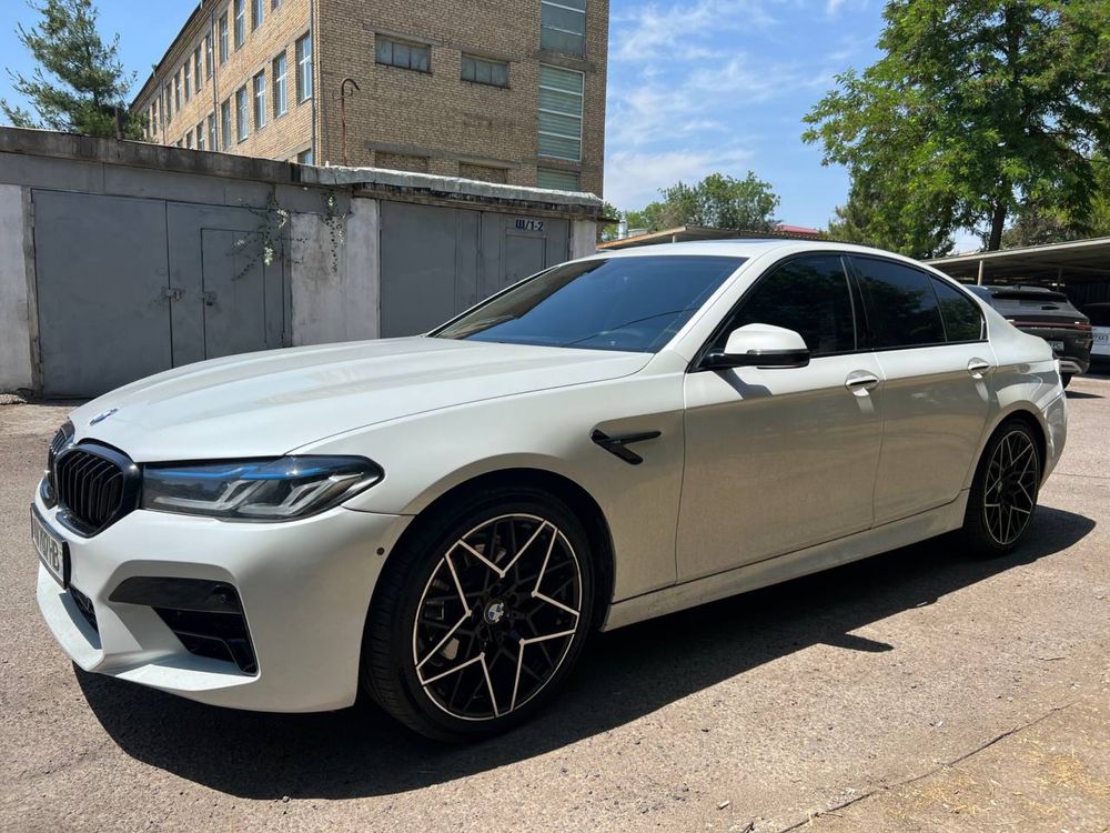 Продам BMW  f10 рестайлинг j30