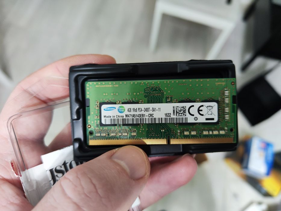 Plăcută ram laptop DDR4 4gb 2400mhz