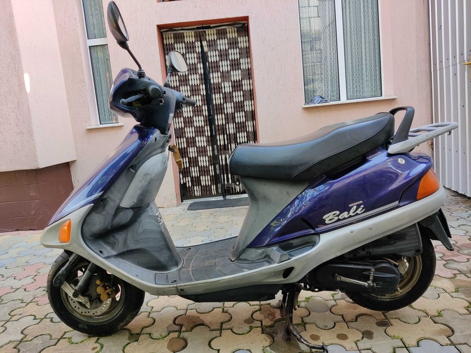 Scuter Honda Bali in 2 timpi. Cu acte
