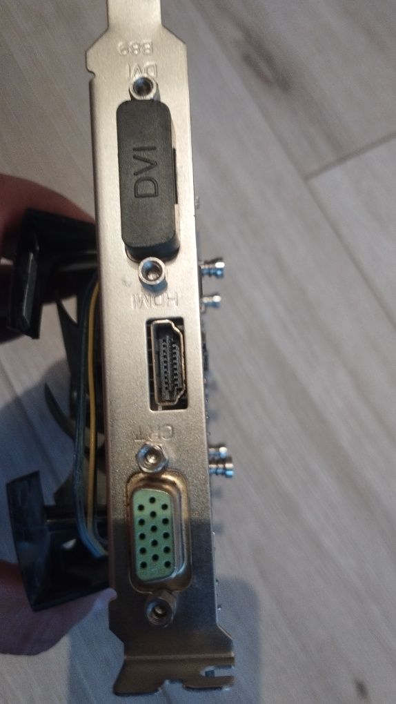 Продам видеокарту GTX 550 Ti