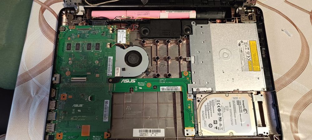 Dezmembrez Asus x504sa