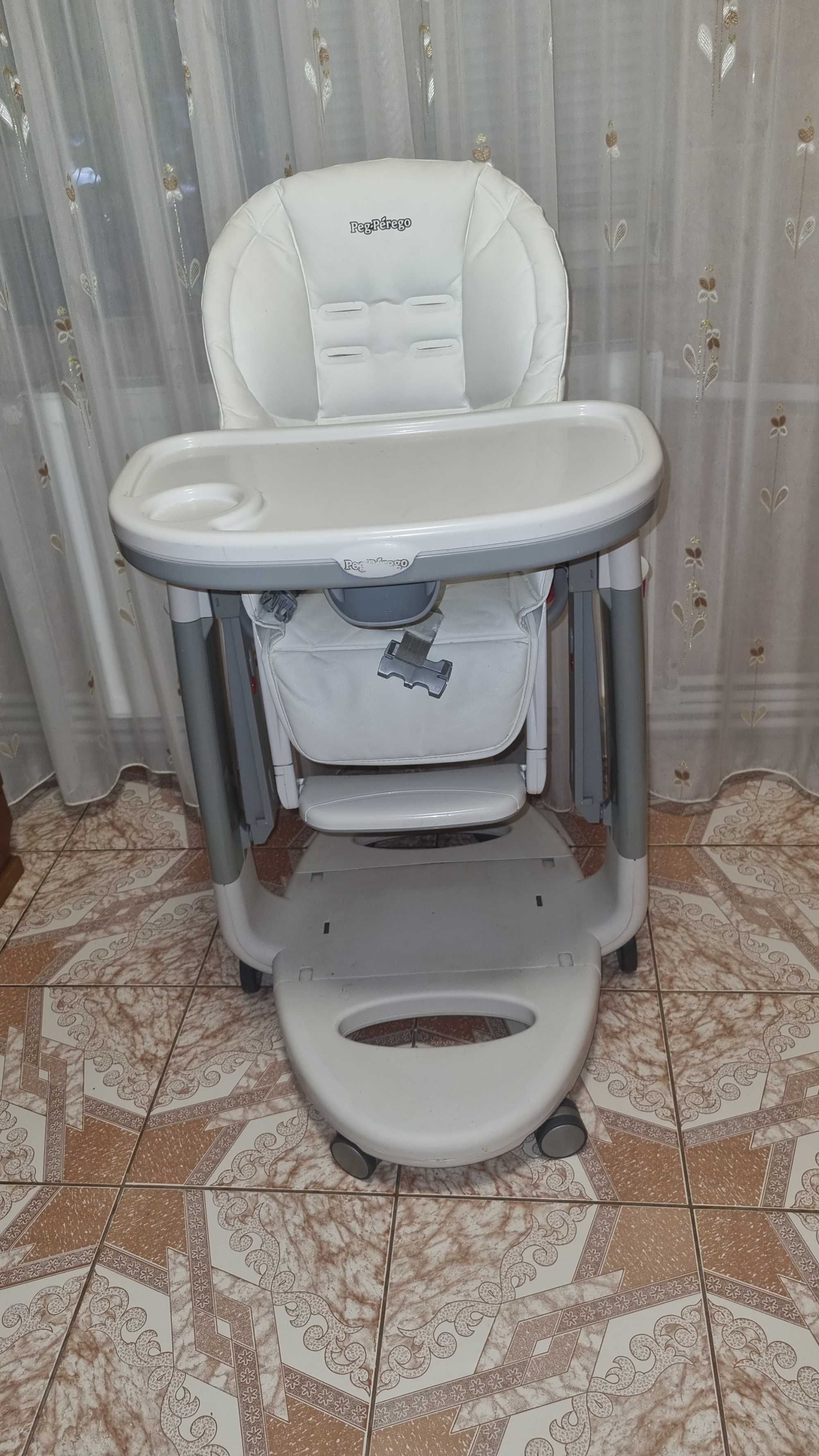 Scaun de masa 3 in 1 Peg Perego Tatamia Follow Me , Latte
