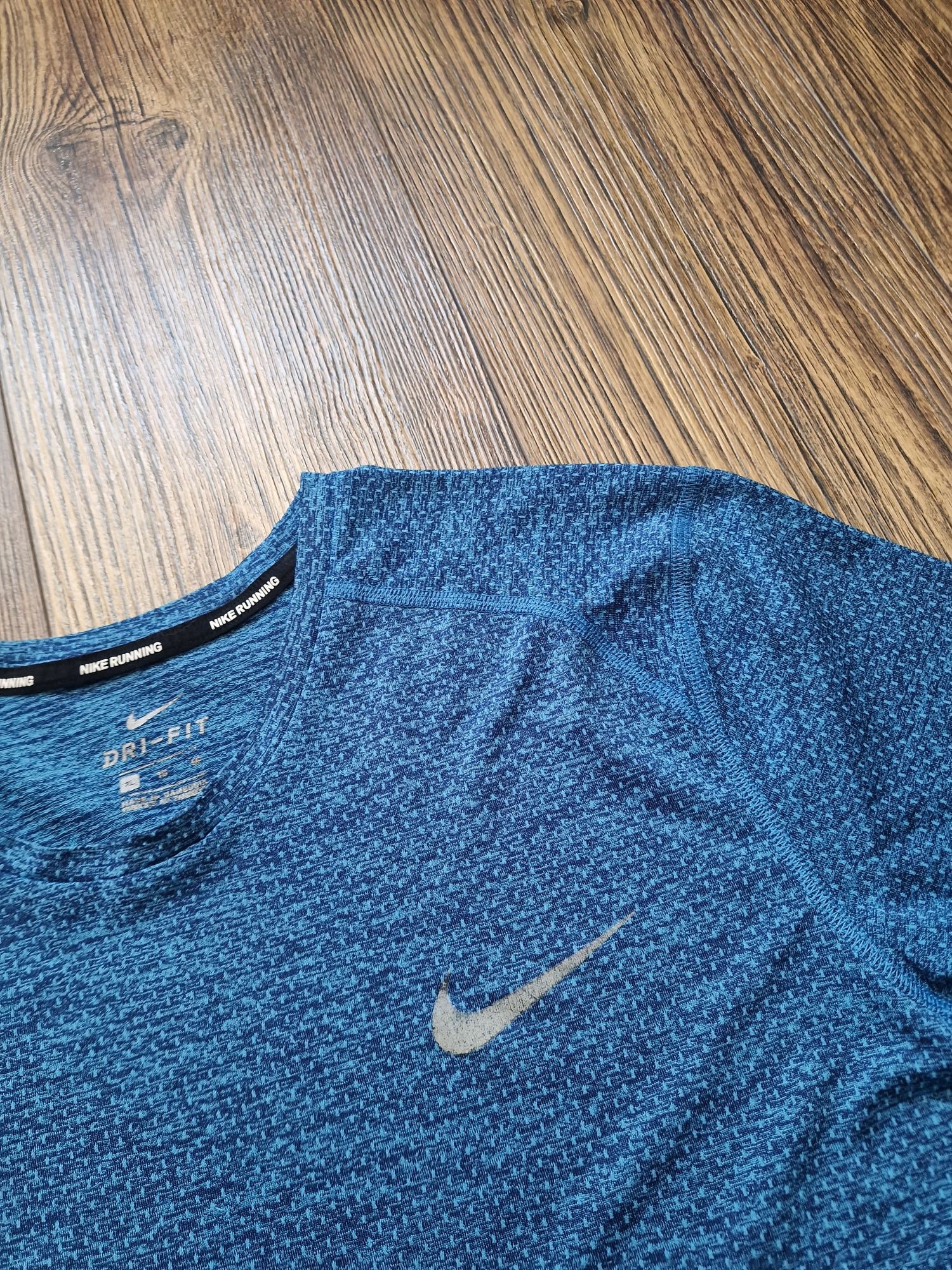 Страхотна мъжка тениска NIKE размер XL