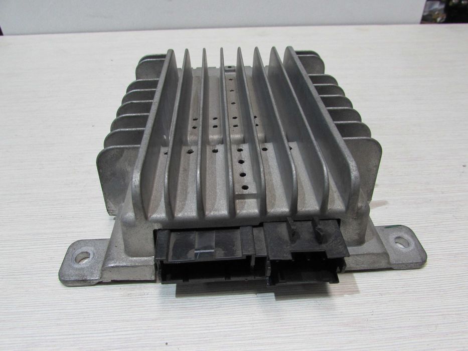 МАЗДА BOSE усилвател EG23 66 920A / GM1A-66-92X/F152 66 920A