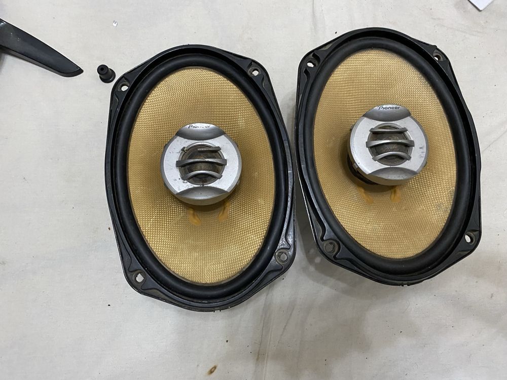 Pioneer sotiladi TS-D6915