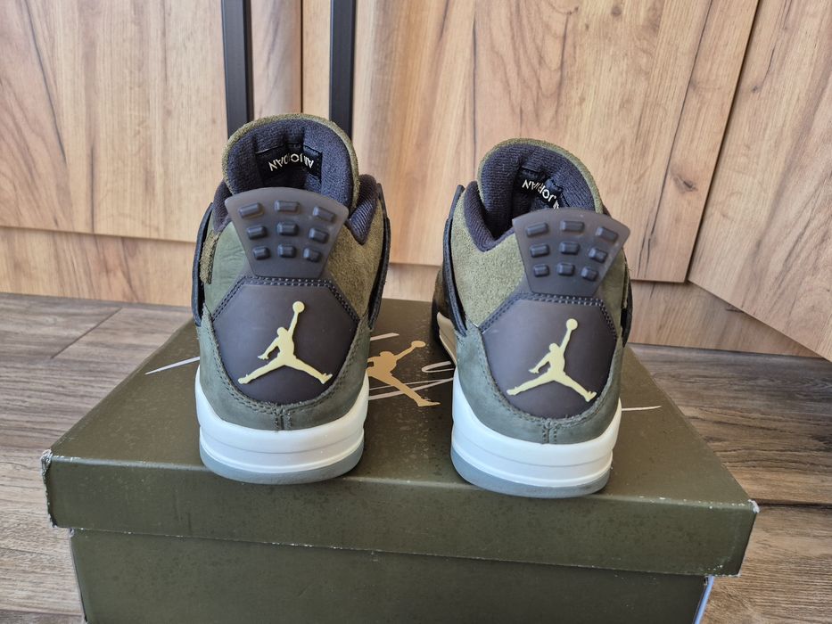 Air Jordan 4 Retro Craft "Medium Olive"