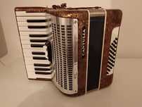 Se vinde acordeon Cantulia 32 de bași