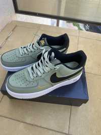 Nike Air Force 1 Green Gold