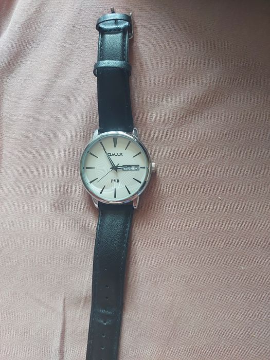 Часы омах кварцевые