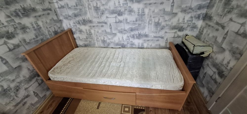 Продаю кровать односпальные.