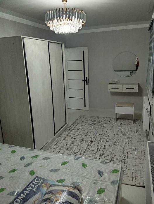 Фрунзиский 4 мактаб 2 хонали квартира ижарага берилади.ID: 1476