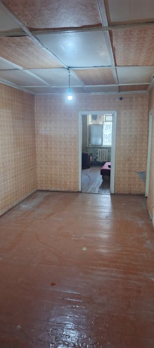 Продам 2/1/2 можно под офис в доль дороги квартиру не доезжая рисовый