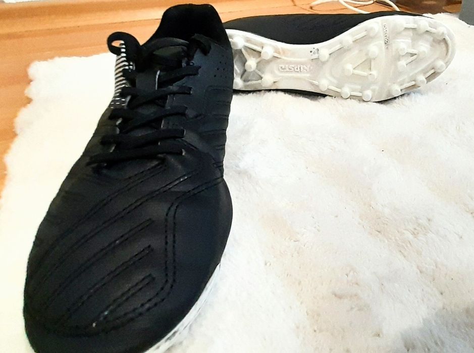 Продавам футболни бутонки втора употреба запазени