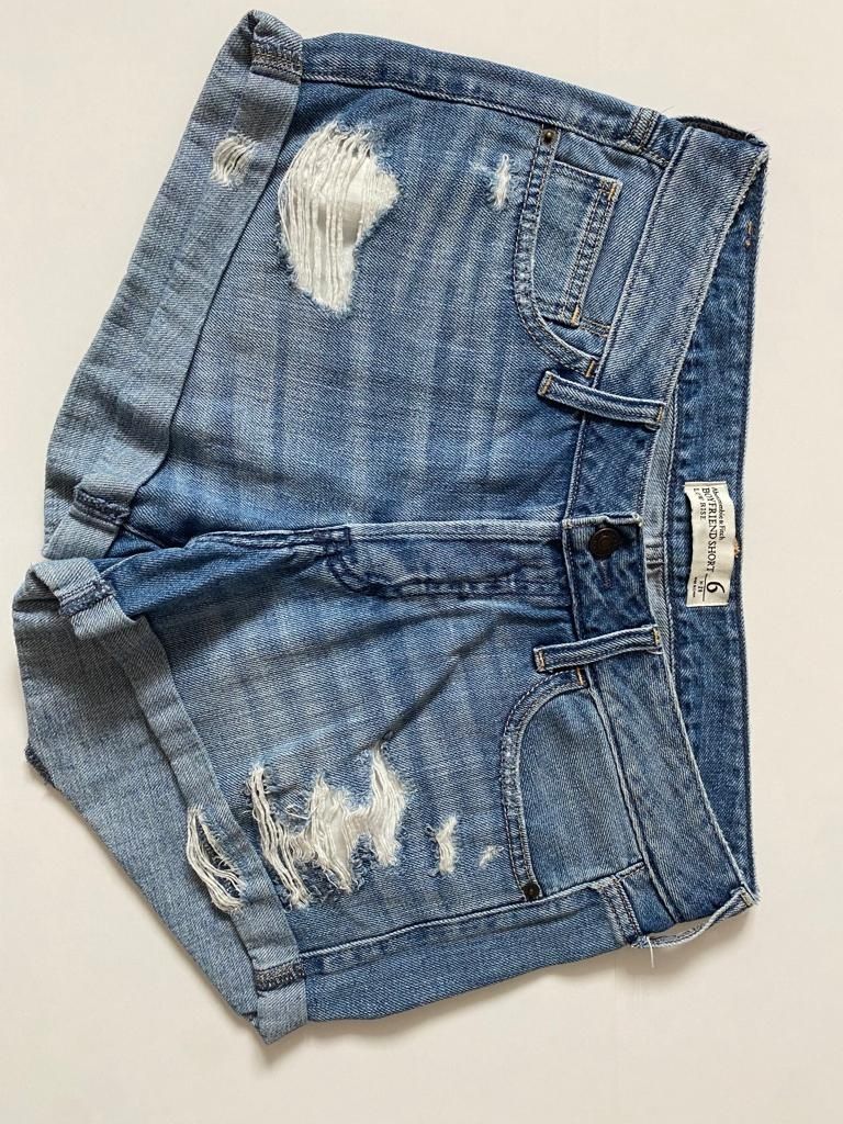 Pantaloni scurți blugi Abercrombie&Fitch Boyfriend short low rise