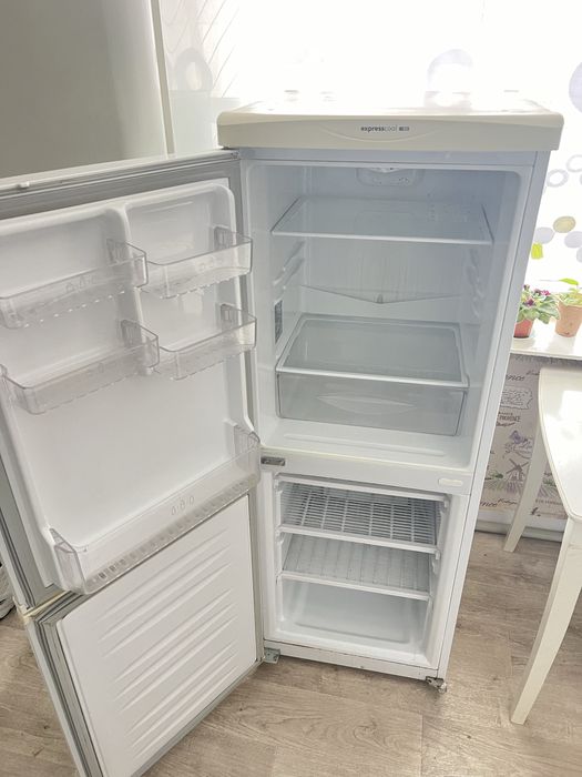 Продам Холодильник LG