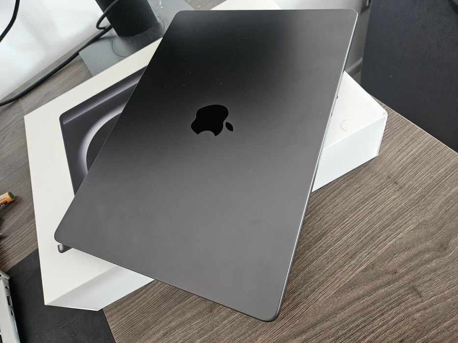Apple MacBook Pro 14" cu procesor Apple M4 Pro,  24gb RAM, 2 ani garan