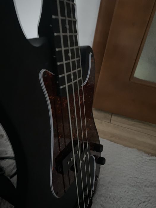 chirara bass harley benton, perfecta pentru toate nivelele, nou