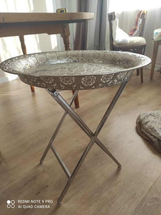 Сгъваема метална масичка
