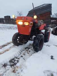 Vând tractor hako