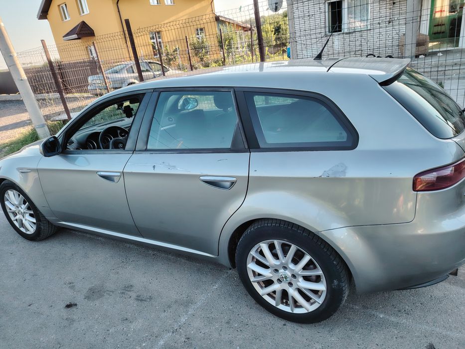 Vând sau schimb alfa Romeo