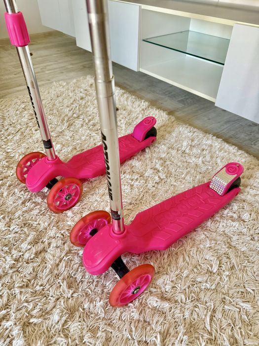 Trotinetă fete roz cu lumini 3-7 ani