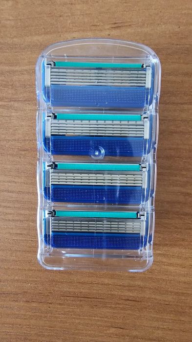 Лезвия на бритву Gillette fusion 5