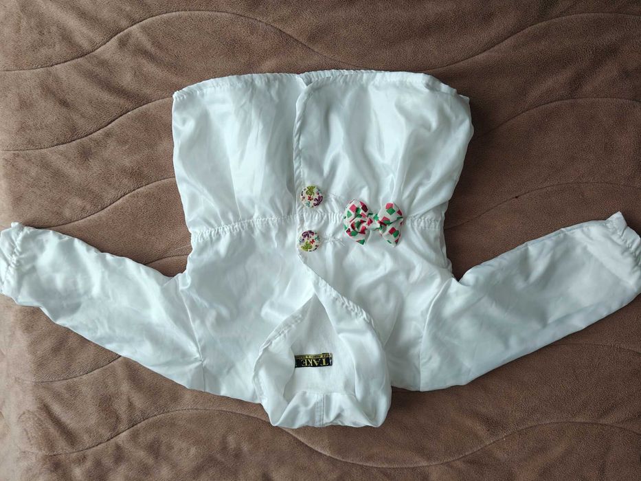 Официална бебешка бяла рокля 74 размер плюс буйки и сако