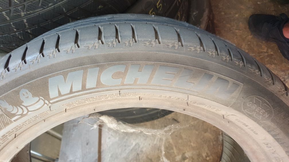 2x 245 50 19 vara Michelin runflat